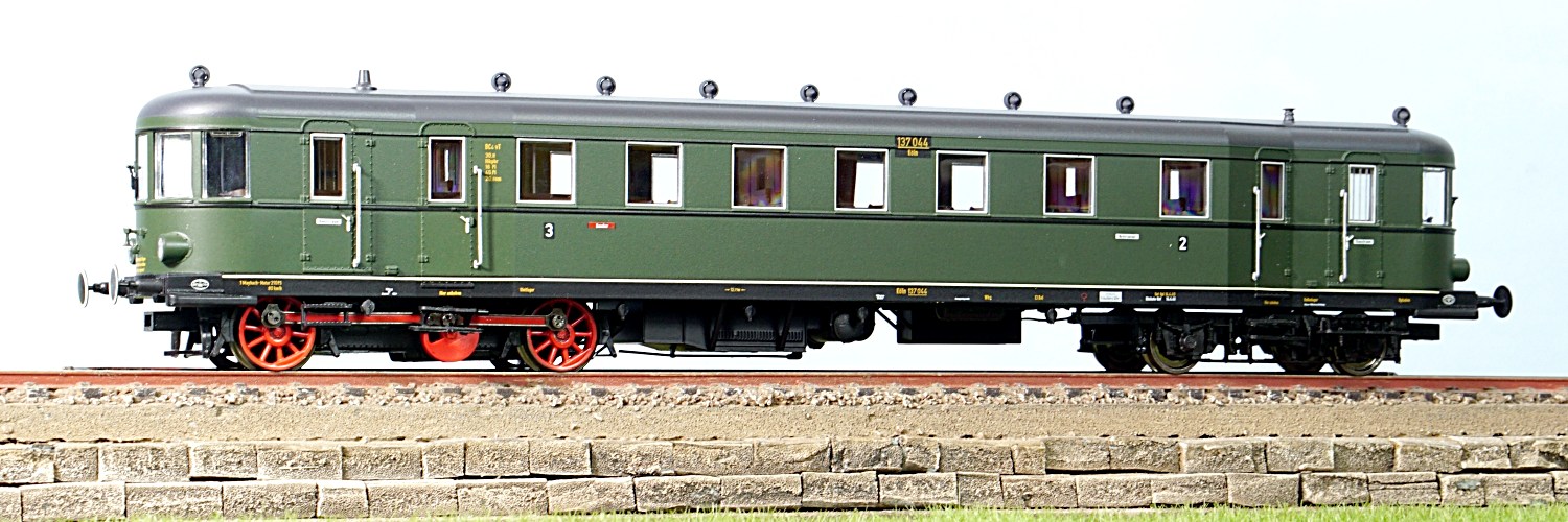 automotor  VT 137  Brawa 44372