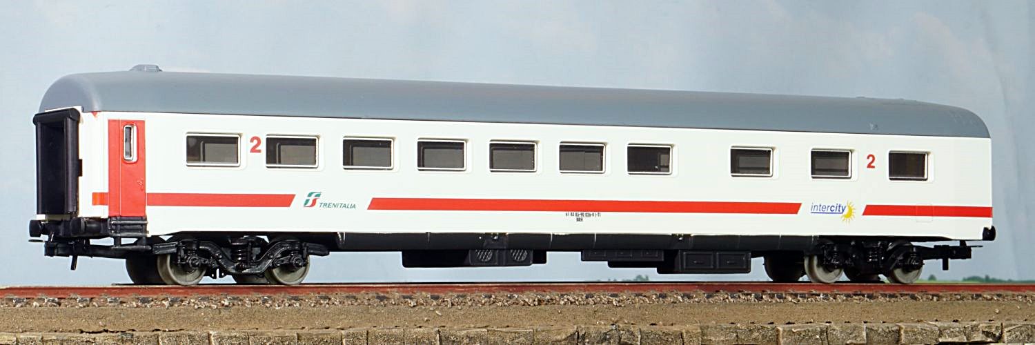 vagon clasa 2 si restaurant HL4040