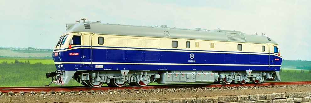 locomotiva DF 11