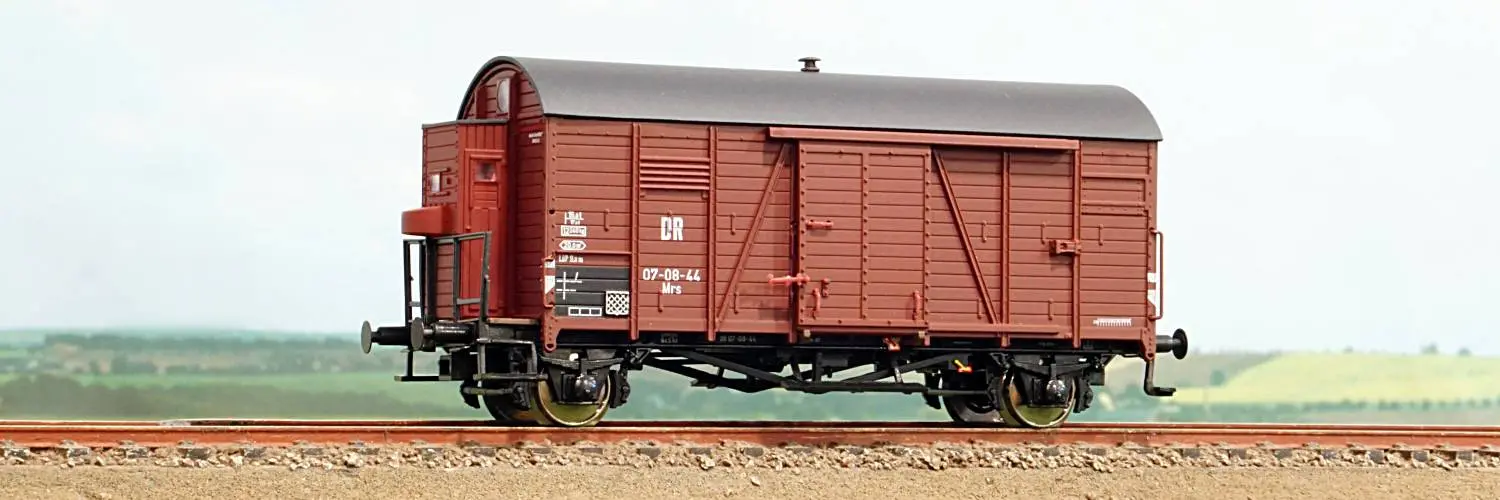 vagon marfa inchis Exact Train 20204