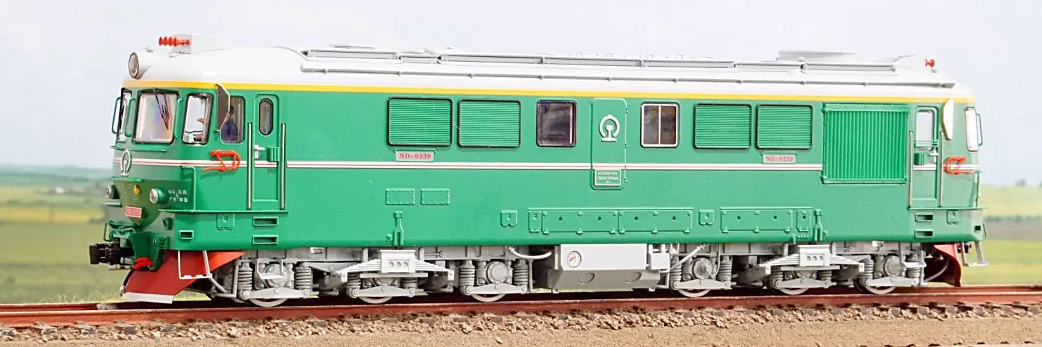locomotiva diesel ND2 0239